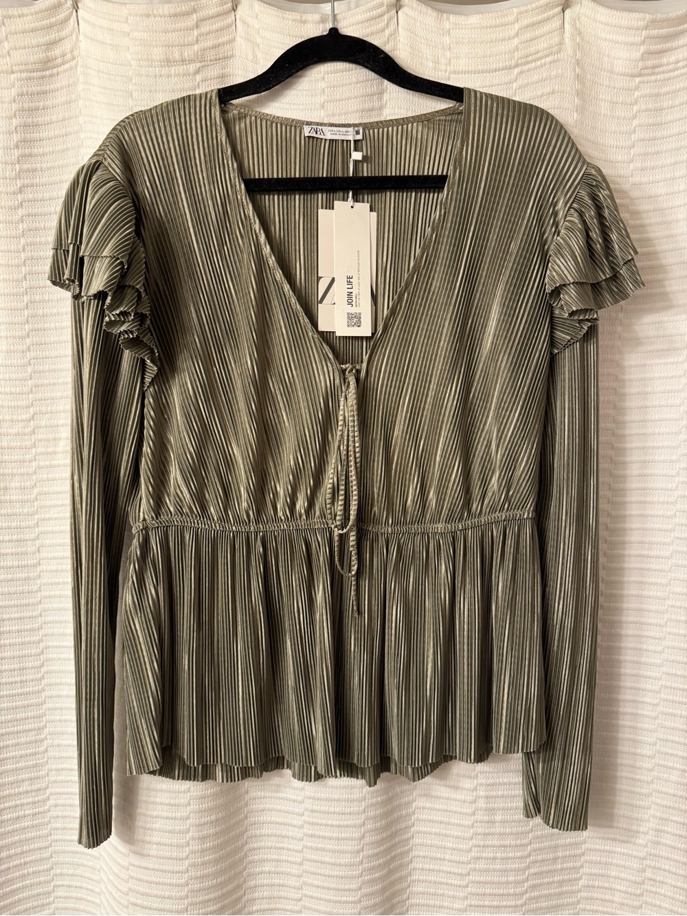 NWT Zara Green Metallic Pleated Peplum Top | Ruffle Sleeves | NWT | Size: L